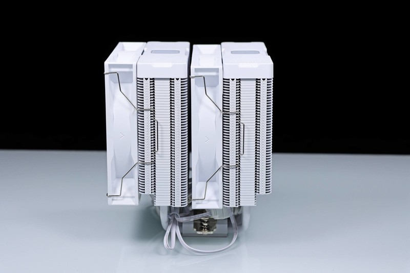 AMD Ryzen 5 8600G 真香！搭配 B650 吹雪大战 13400 / GTX1650