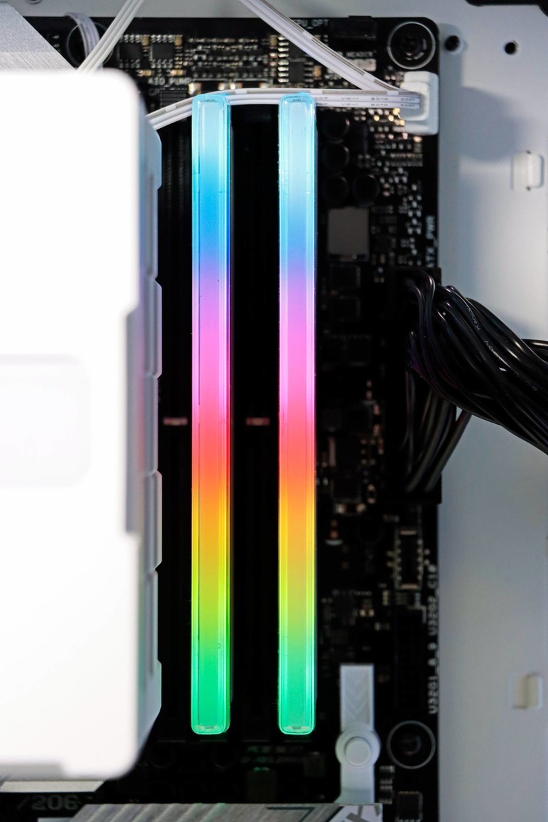 AMD Ryzen 5 8600G 真香！搭配 B650 吹雪大战 13400 / GTX1650