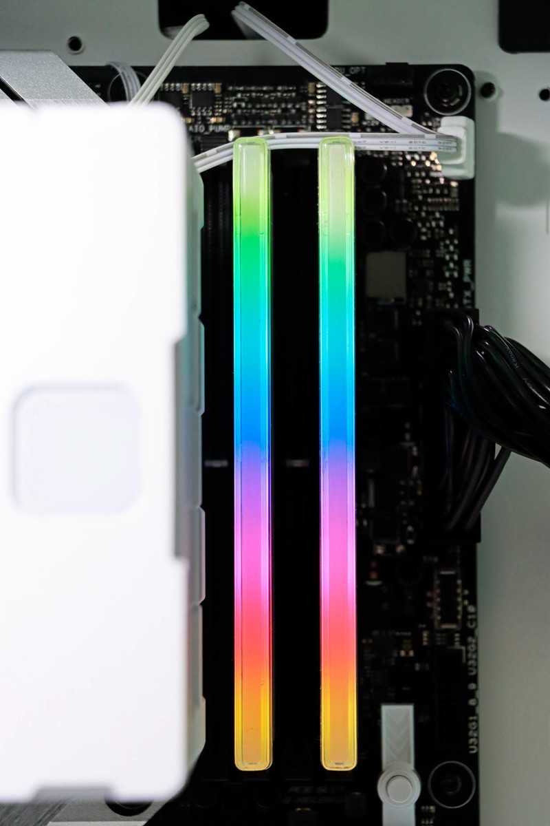 AMD Ryzen 5 8600G 真香！搭配 B650 吹雪大战 13400 / GTX1650