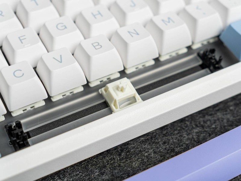 炫彩氛围，多模长续航，杜伽K100 POM奶昔轴机械键盘