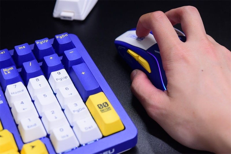 男生们的机甲浪漫——达尔优A950机甲版三模游戏鼠标