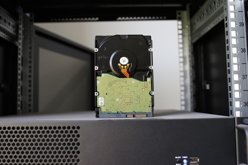 换上西数紫盘8TB，让你轻松搞定监控存储