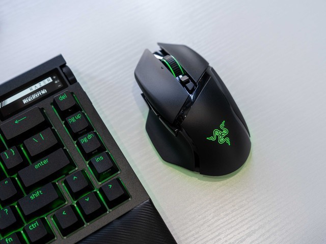 打工人的全能游戏鼠标，雷蛇巴塞利斯蛇V3专业版35K晒单