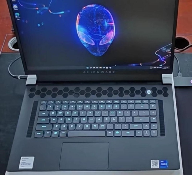 电竞游戏电脑推荐外星人游戏本x17 R2