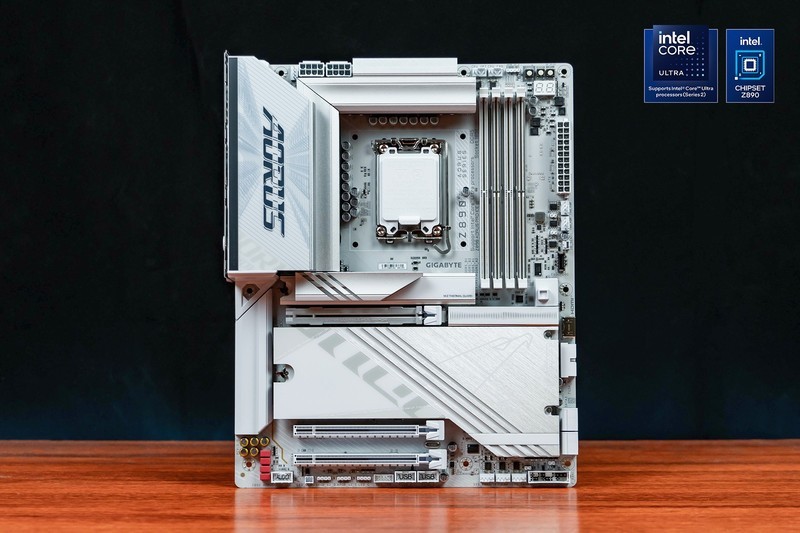 高能+高性价比还是得选英特尔，Ultra 7 265K+技嘉Z890冰雕综合测试