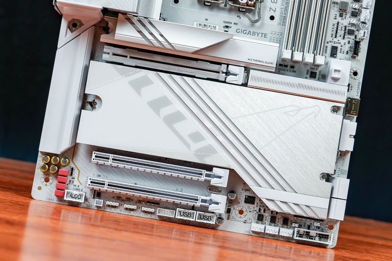 高能+高性价比还是得选英特尔，Ultra 7 265K+技嘉Z890冰雕综合测试