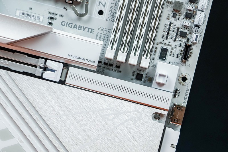 高能+高性价比还是得选英特尔，Ultra 7 265K+技嘉Z890冰雕综合测试