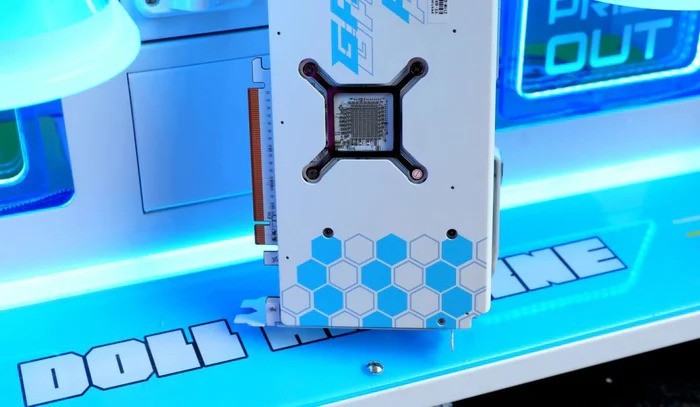 更亲民的2K显卡，盈通RX 6750GRE游戏高手打造颜值主机