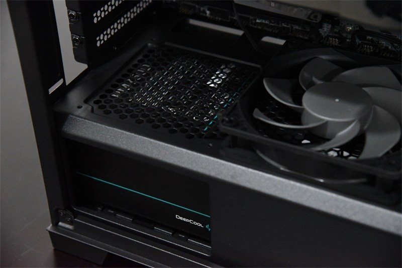 ARGB一手掌握，-安钛克DF800 FLUX ARGB机箱开箱