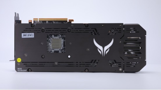 定价高400带来10%性能提升？撼讯RX6950XT红魔与RX6900XT对比评测