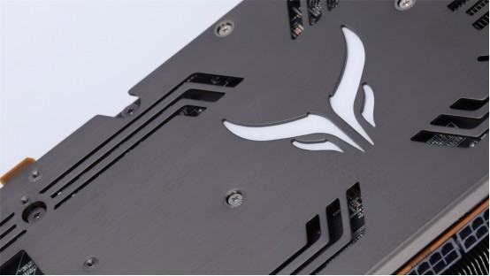 定价高400带来10%性能提升？撼讯RX6950XT红魔与RX6900XT对比评测