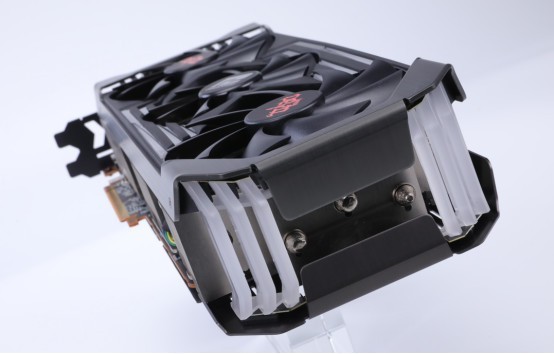 定价高400带来10%性能提升？撼讯RX6950XT红魔与RX6900XT对比评测