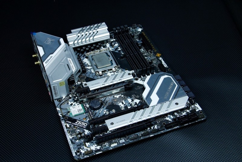 让13600K更香，华擎Z690钢铁传奇WiFi 6E与Z790大PK