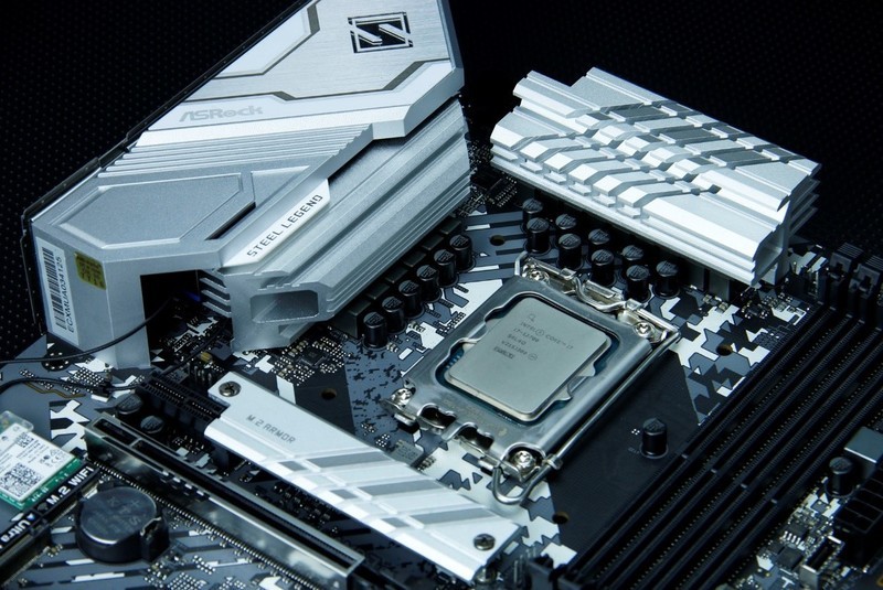 让13600K更香，华擎Z690钢铁传奇WiFi 6E与Z790大PK