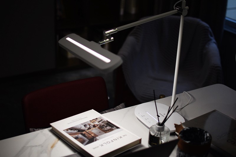 孩子学习最需要的礼物 南 卡护眼台灯L1 Pro