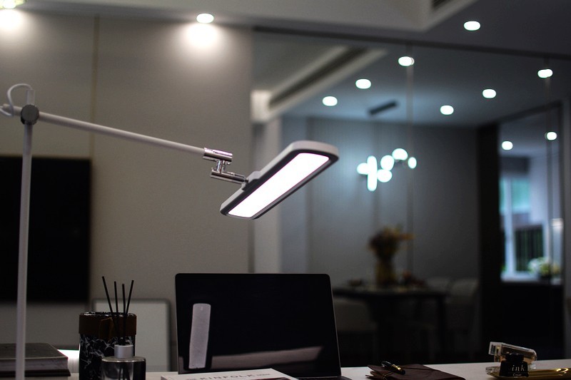 孩子学习最需要的礼物 南 卡护眼台灯L1 Pro