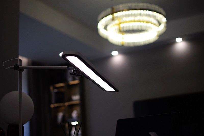 孩子学习最需要的礼物 南 卡护眼台灯L1 Pro