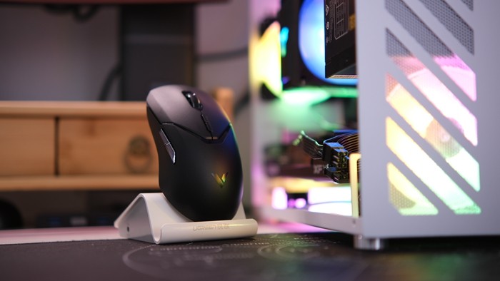 雷柏VT9Pro游戏鼠标评测：轻量双模，4K+高定版3395，操作不含蓄