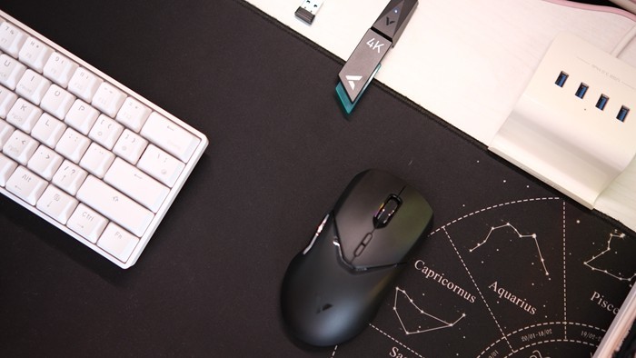 雷柏VT9Pro游戏鼠标评测：轻量双模，4K+高定版3395，操作不含蓄