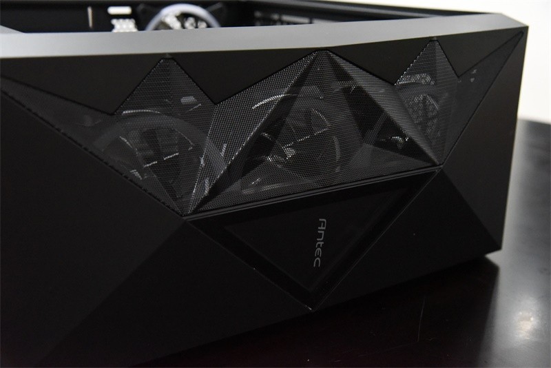 ARGB一手掌握，-安钛克DF800 FLUX ARGB机箱开箱