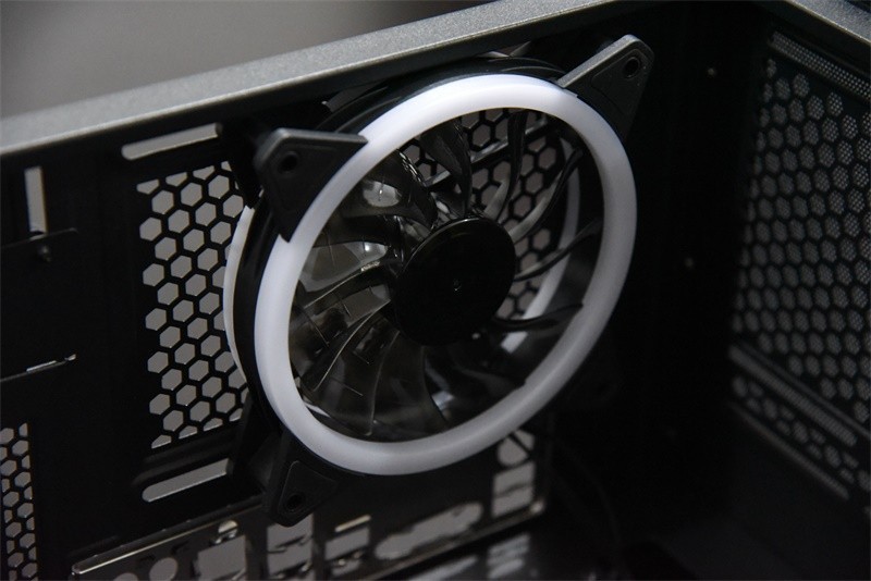 ARGB一手掌握，-安钛克DF800 FLUX ARGB机箱开箱