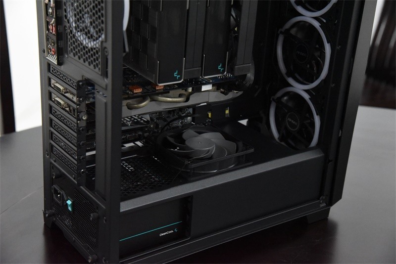 ARGB一手掌握，-安钛克DF800 FLUX ARGB机箱开箱