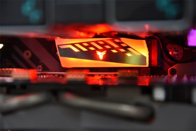 ARGB一手掌握，-安钛克DF800 FLUX ARGB机箱开箱