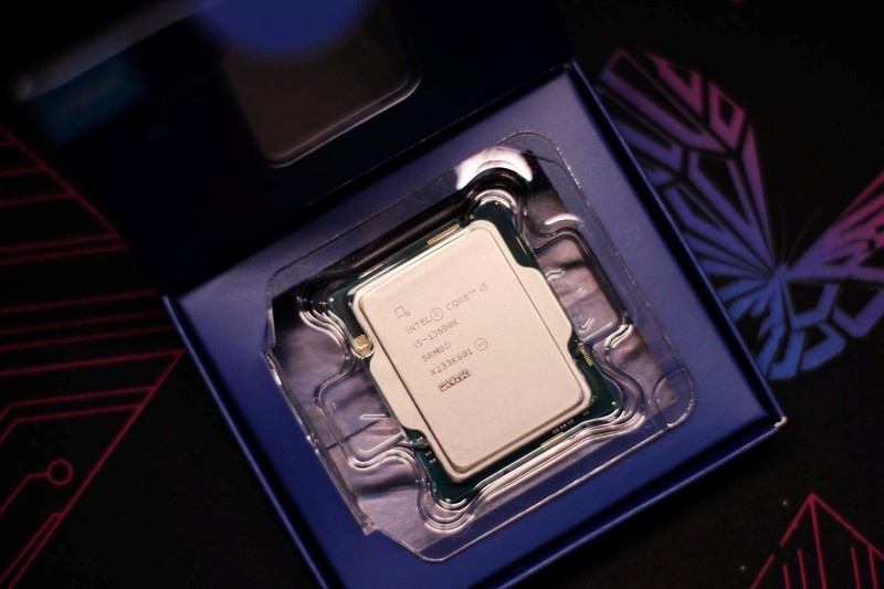 让13600K更香，华擎Z690钢铁传奇WiFi 6E与Z790大PK