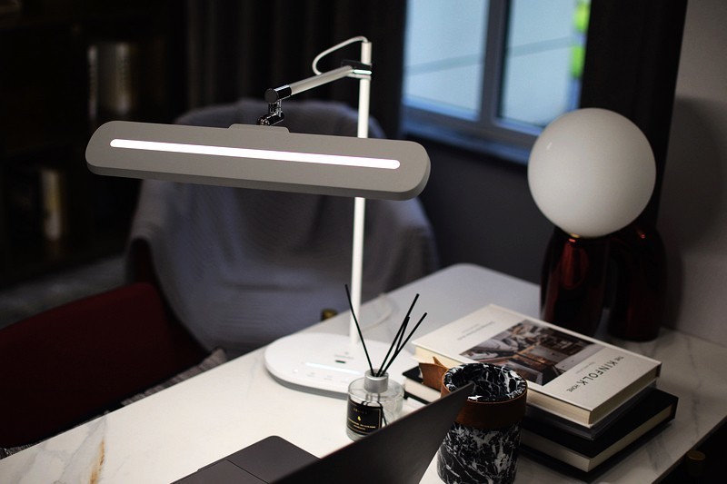 孩子学习最需要的礼物 南 卡护眼台灯L1 Pro