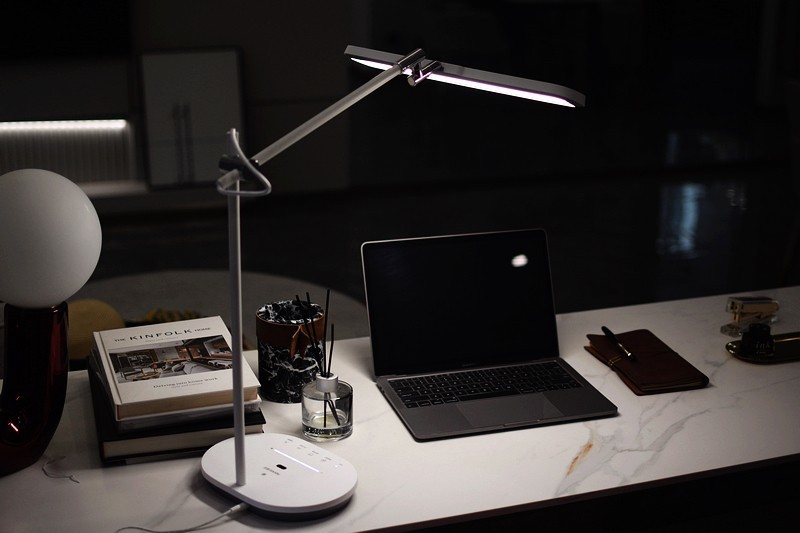 孩子学习最需要的礼物 南 卡护眼台灯L1 Pro