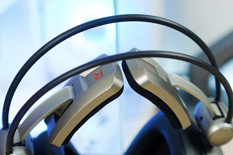 轻巧舒适、听声辨位的游戏利器，300元以内游戏耳机的不二之选