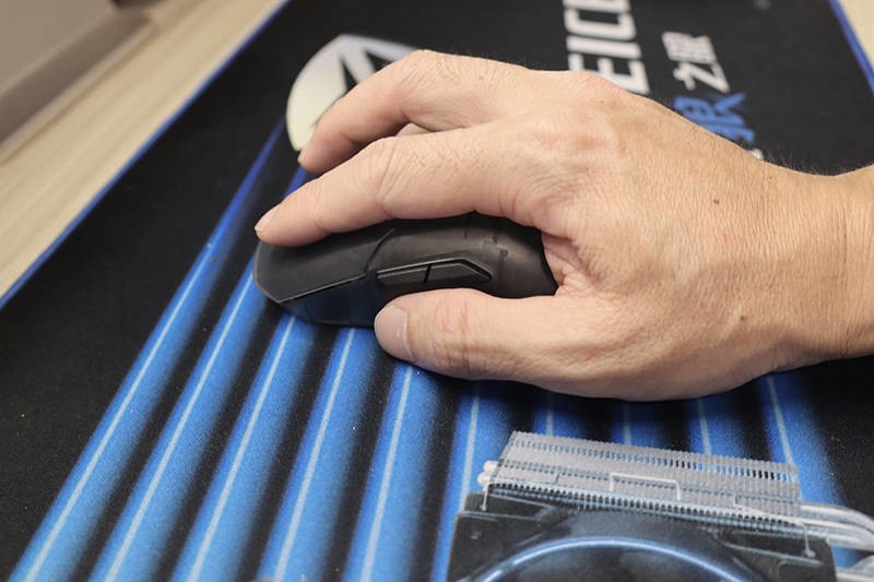 更小更快更强——好看又能打的雷柏VT9AIR双高速双模版鼠标