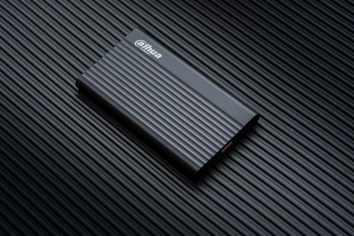 还在用传统的移动机械硬盘吗？大华T70移动固态硬盘评测体验