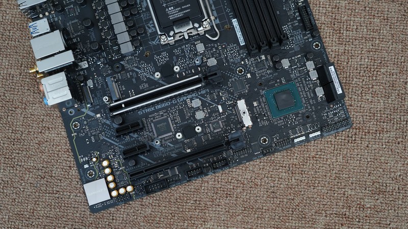 动动手指就能免费提升性能？i5 12490F+B660-G非K超频教程及测试分享