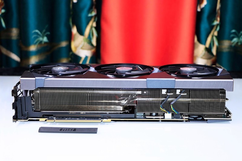 4080 比 3090Ti 强多少？最便宜大牌 Z790 PG Lightning/D4 值得买吗？