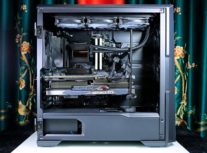 4080 比 3090Ti 强多少？最便宜大牌 Z790 PG Lightning/D4 值得买吗？