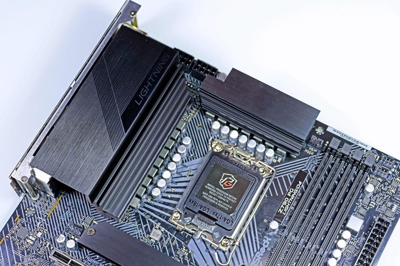 4080 比 3090Ti 强多少？最便宜大牌 Z790 PG Lightning/D4 值得买吗？