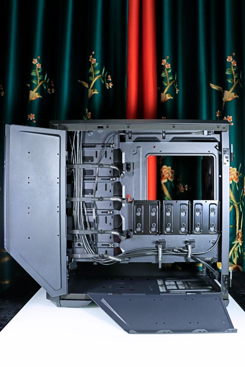 4080 比 3090Ti 强多少？最便宜大牌 Z790 PG Lightning/D4 值得买吗？