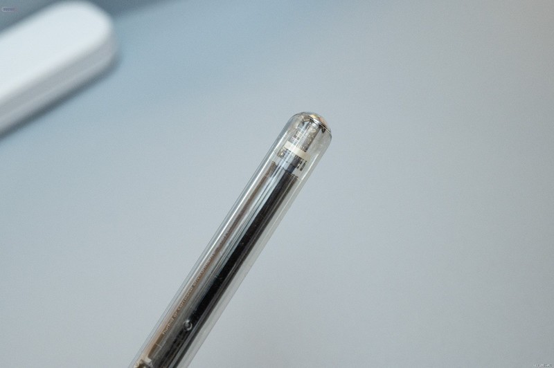 书写触感细腻的电容触控笔，透明造型超好看，西圣Pencil2上手