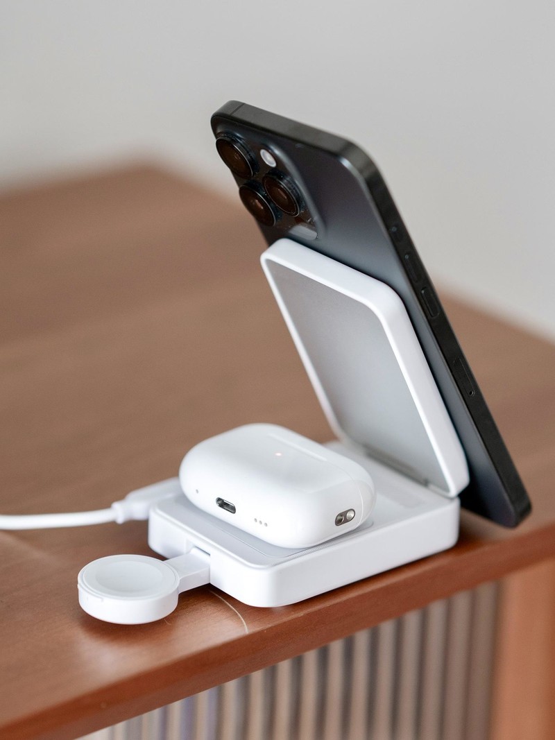 苹果三件套用户必备！安克MagGo三合一上手体验，解锁充电新方式