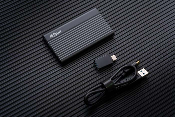 还在用传统的移动机械硬盘吗？大华T70移动固态硬盘评测体验