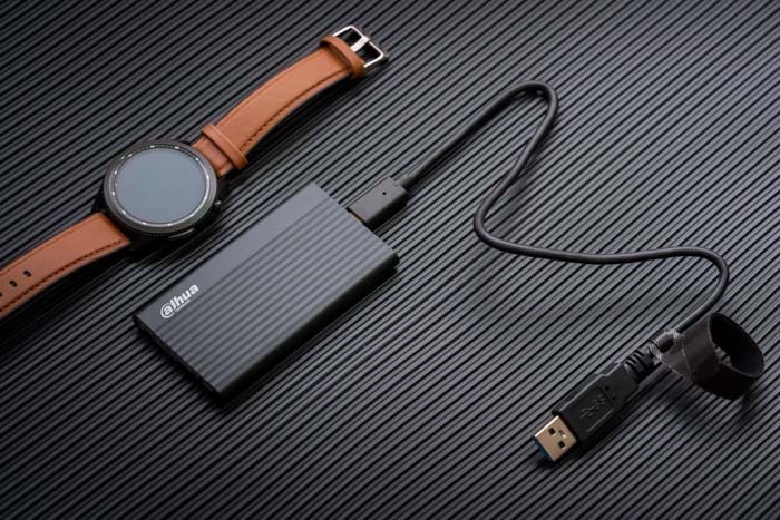 还在用传统的移动机械硬盘吗？大华T70移动固态硬盘评测体验