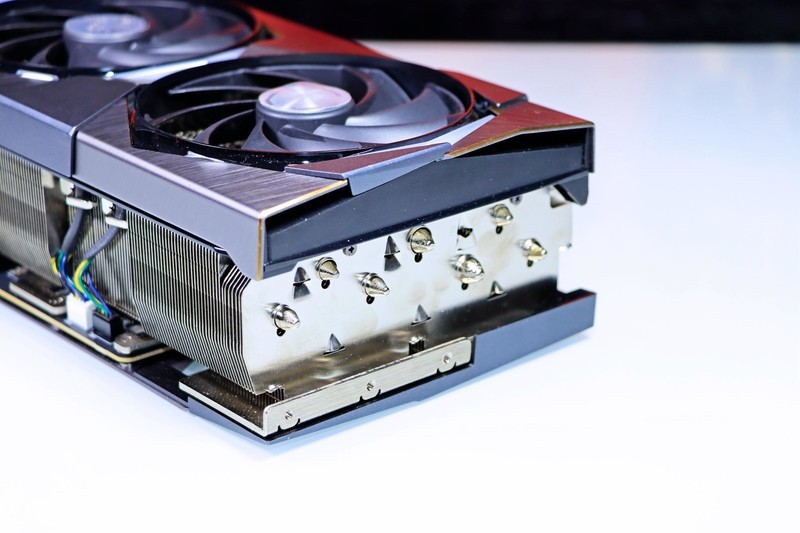 4080 比 3090Ti 强多少？最便宜大牌 Z790 PG Lightning/D4 值得买吗？