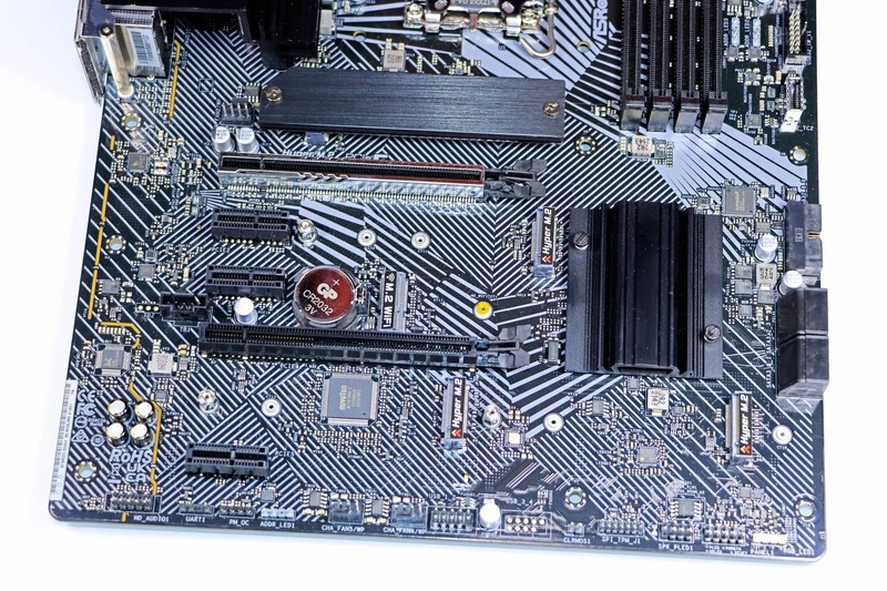 4080 比 3090Ti 强多少？最便宜大牌 Z790 PG Lightning/D4 值得买吗？