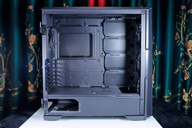 4080 比 3090Ti 强多少？最便宜大牌 Z790 PG Lightning/D4 值得买吗？