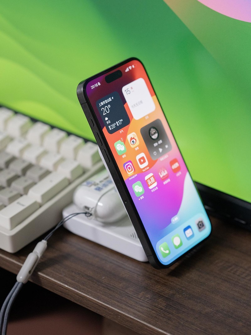 苹果三件套用户必备！安克MagGo三合一上手体验，解锁充电新方式