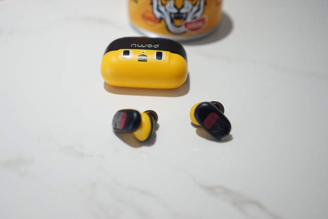 开盖有奖，虎年限定辣酱耳机，降噪更纯净