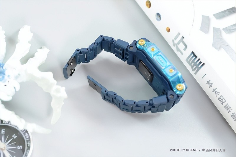 送小朋友啥礼物最好？小天才Z8电话手表，一定能让他成为最靓的仔