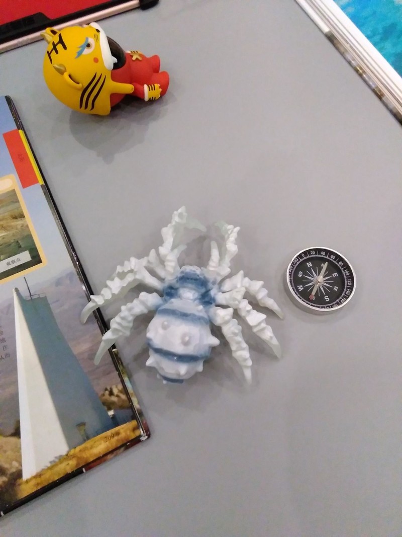 送小朋友啥礼物最好？小天才Z8电话手表，一定能让他成为最靓的仔