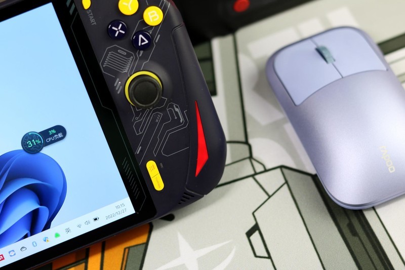 AOKZOE游戏掌机开箱，8英寸1200P屏幕，搭载AMD锐龙7 6800U处理器